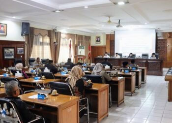 Rapat paripurna DPRD yang berlangsung selama tiga hari berturut-turut, dari Senin hingga Rabu (14–16 Juli 2025). (Foto: Ist)