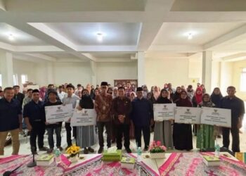 BAZNAS Bukittinggi Salurkan Zakat Rp107 Juta untuk 125 Mustahik