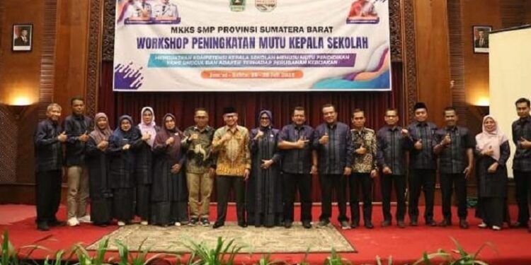 Kepala Sekolah se-Sumbar Ikuti Workshop Mutu Pendidikan di Bukittinggi
