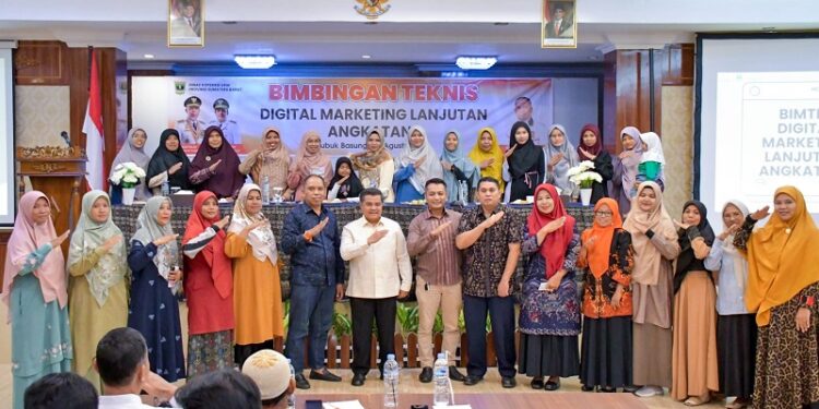 Bupati Agam Buka Bimtek Digital Marketing bagi 60 UMKM