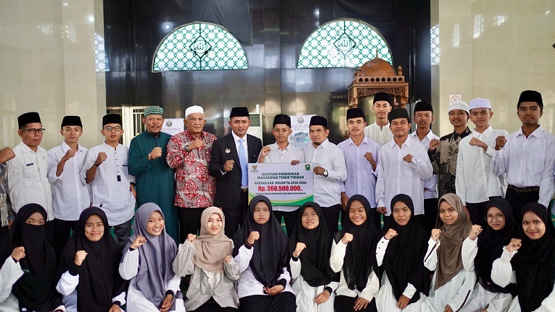 Pemkab Solok gelar pelepasan mahasiswa yang akan melanjutkan pendidikan ke Timur Tengah (Foto: Ist)