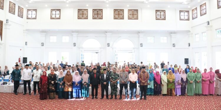 Wako Kukuhkan Pengurus Dekranasda, GOW, LKKS dan Forikan Kota Bukittinggi