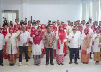 Nia Jon Firman Pandu Resmi Pimpin Dekranasda Kabupaten Solok 2025–2030