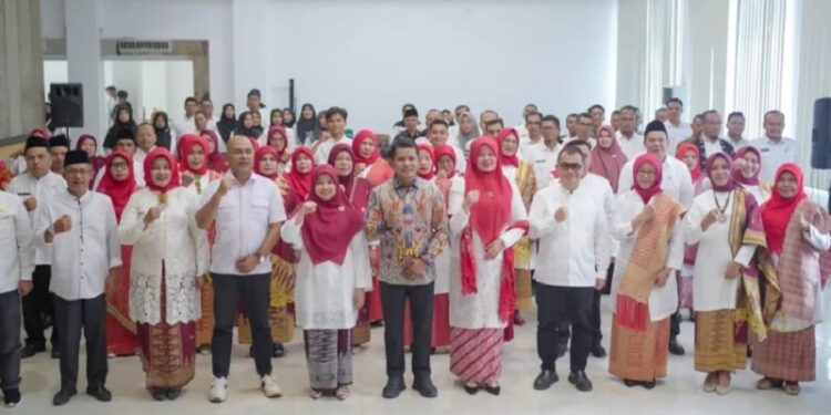 Nia Jon Firman Pandu Resmi Pimpin Dekranasda Kabupaten Solok 2025–2030