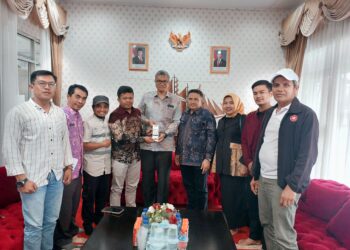 Wakil Bupati Solok, Candra saat ada pertemuan dengan pegiat kopi.[foto : ist]