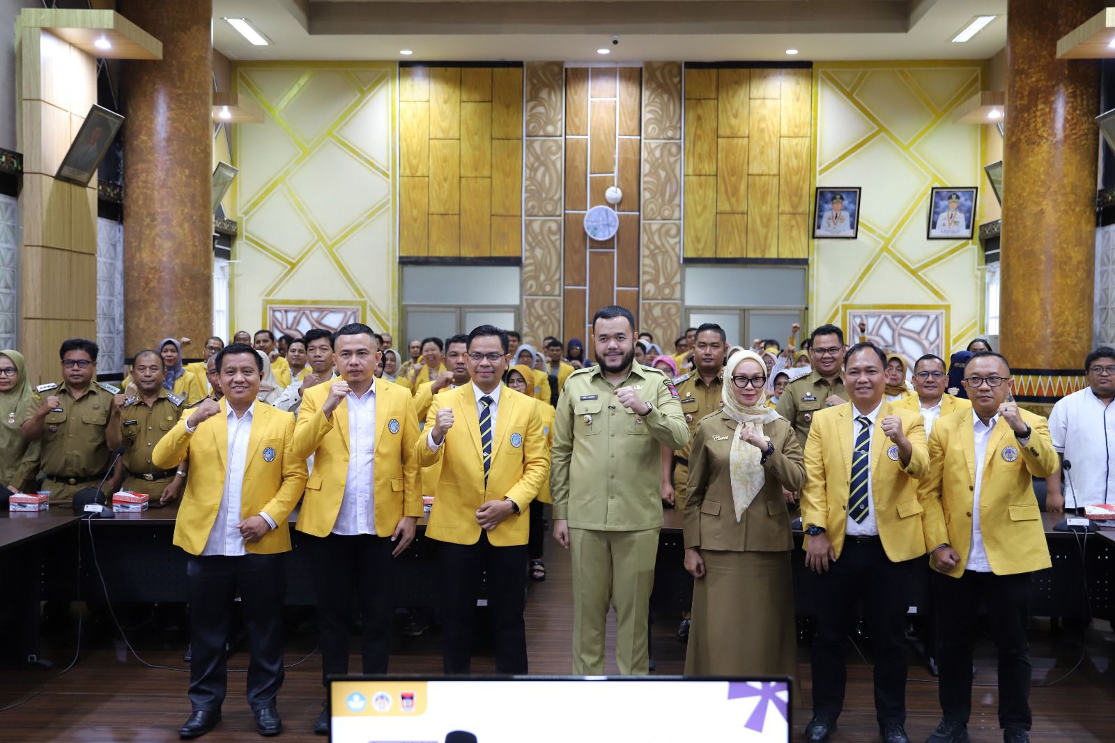 Hal itu diungkapkan Wali Kota Padang Fadly Amran saat, membuka kegiatan Pengabdian Kepada Masyarakat (PKM) Universitas Negeri Padang (UNP) tahun 2025.[foto : ist]