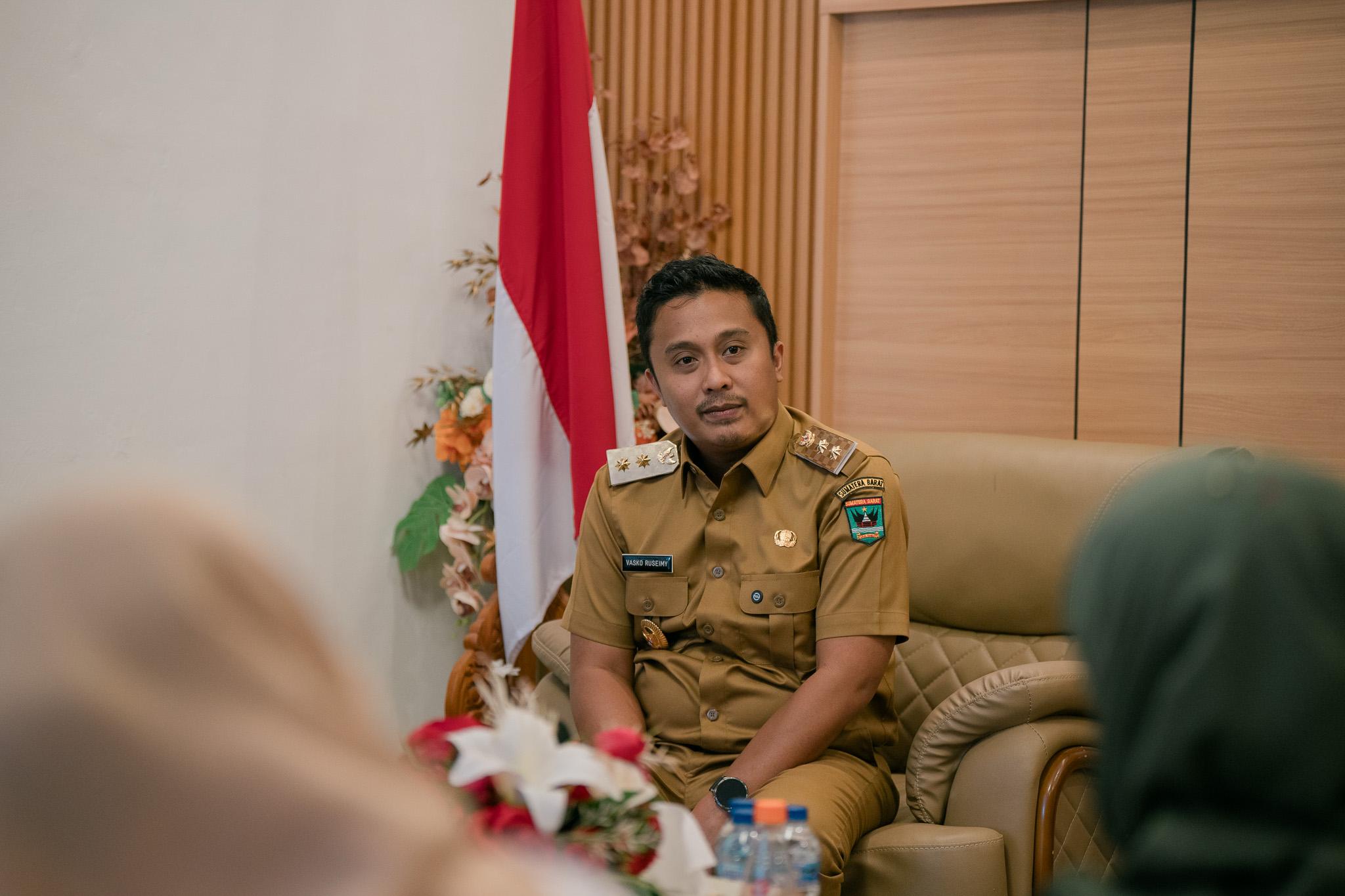 Wagub Sumbar, Vasco Ruseimy.[foto : ist]