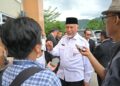 Gubernur Sumbar, Mahyeldi saat wawancara dengan media.[foto : ist]