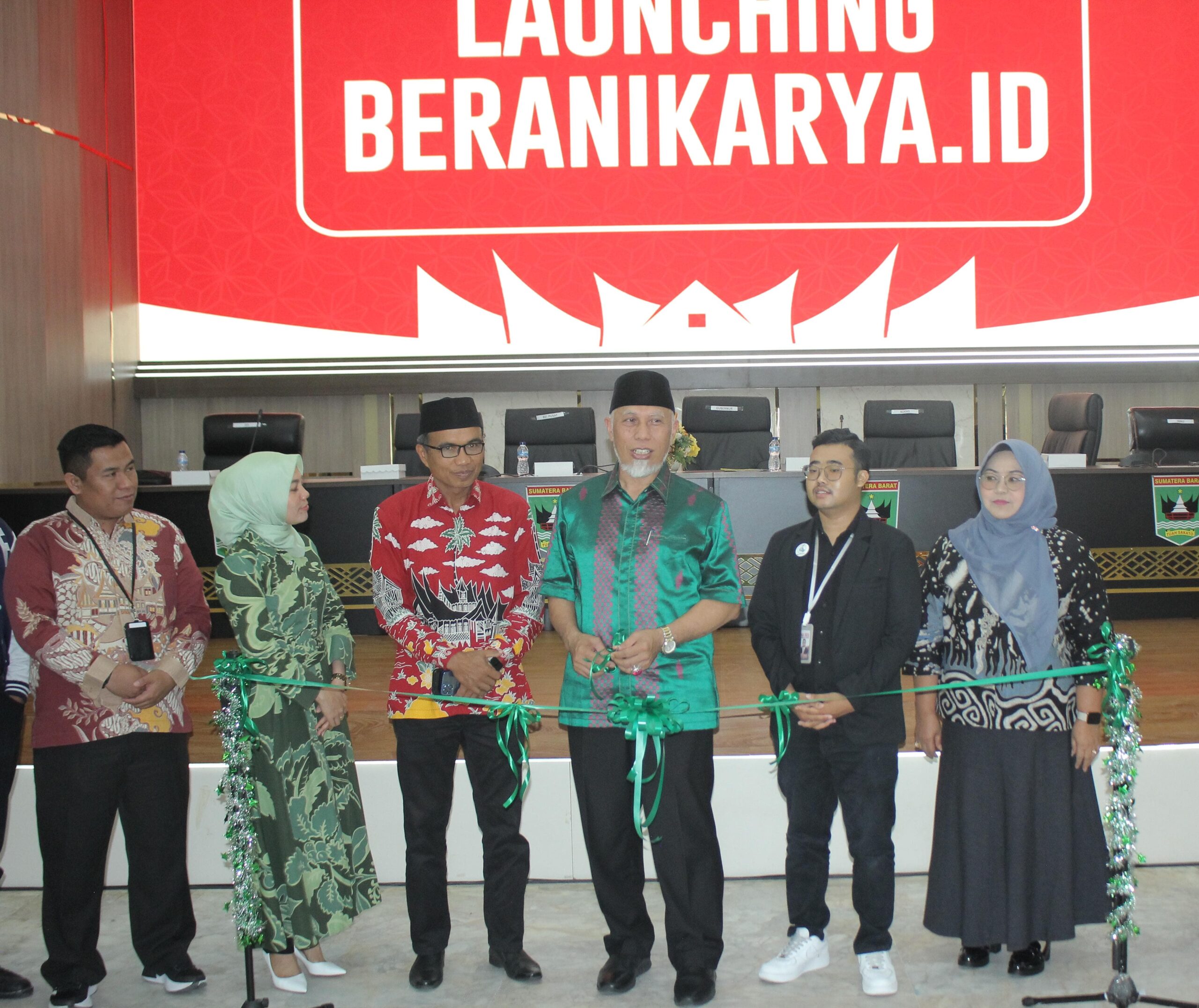 Gunernur Sumbar, Mahyeldi saat membuka Minangkabau Sharia Investment.[foto : ist]