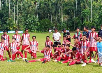 Pemain PSP Padang usai pertandingan dengan Minang Sejagat Payakumbuh. Sabtu, (9/8) [foto : sci/yrp]