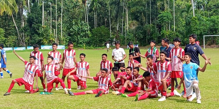 Pemain PSP Padang usai pertandingan dengan Minang Sejagat Payakumbuh. Sabtu, (9/8) [foto : sci/yrp]