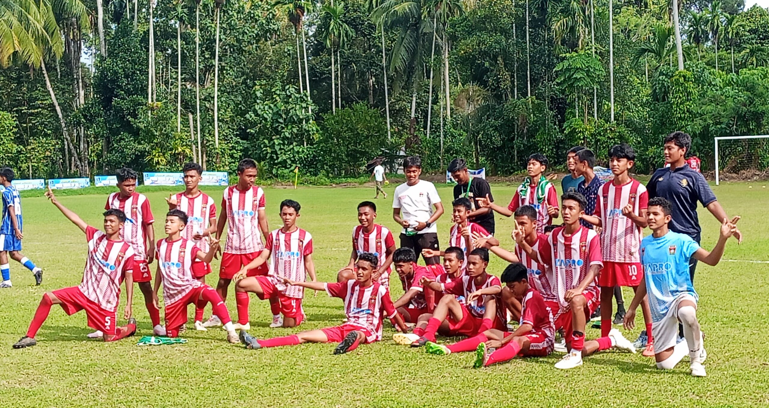 Pemain PSP Padang usai pertandingan dengan Minang Sejagat Payakumbuh. Sabtu, (9/8) [foto : sci/yrp]