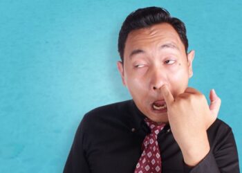 Awas! Kebiasaan Ngupil Bisa Tingkatkan Risiko Demensia