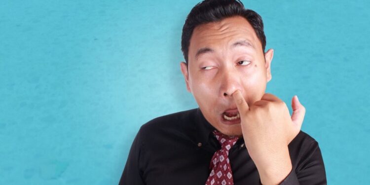 Awas! Kebiasaan Ngupil Bisa Tingkatkan Risiko Demensia