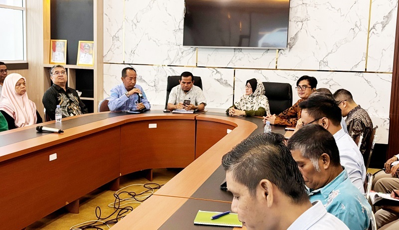 Pemkab Solok menerima kunjungan UTM di Ruang Rapat Setda, Arosuka, Kamis (21/8/2025) (Foto: Ist)