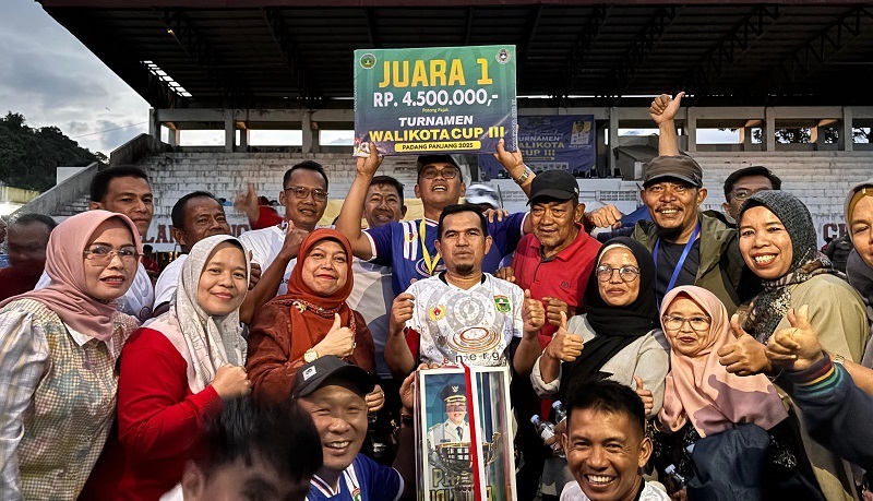 Pemkab Solok berhasil juara usai menaklukkan tuan rumah Pemko Padang Panjang (Foto: Ist)