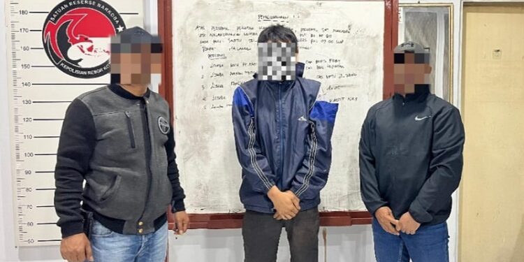Tiga Pelaku Narkoba Ditangkap, Rekonstruksi Peredaran Sabu di Bukittinggi Terungkap