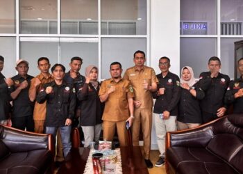 Penjaga Sekolah di Solok Sampaikan Aspirasi, Pemkab Janjikan Solusi