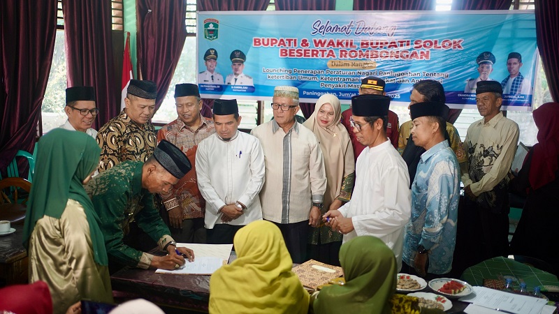 Nagari Paninggahan di Kecamatan Junjung Sirih resmi meluncurkan Peraturan Nagari (Perna) tentang Ketertiban Umum, Ketentraman Masyarakat, dan Antisipasi Penyakit Masyarakat pada Jumat (22/07/2025) (Foto: Ist)