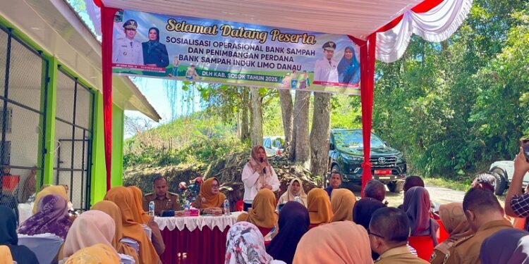 Di Bawah Kepemimpinan Asnur, DLH Solok Hadirkan Bank Sampah Induk Limo Danau sebagai Terobosan Besar