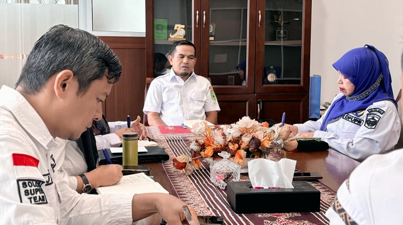 Wakil Bupati Solok, H. Candra saat rapat soal penyelamatan Danau Singkarak (Foto: Ist)