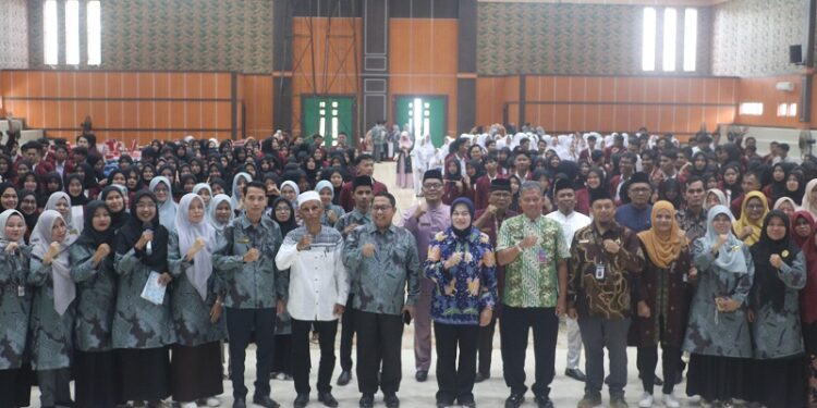 356 mahasiswa Undhari resmi dilepas untuk mengikuti PKL, PLP, dan Magang, Jumat (1/8/2025) (Foto: Ist)