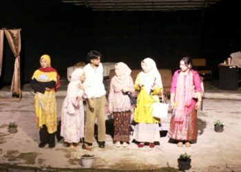 Nyonya-Nyonya dan Luka Tak Terbagi Karya Wisran Hadi