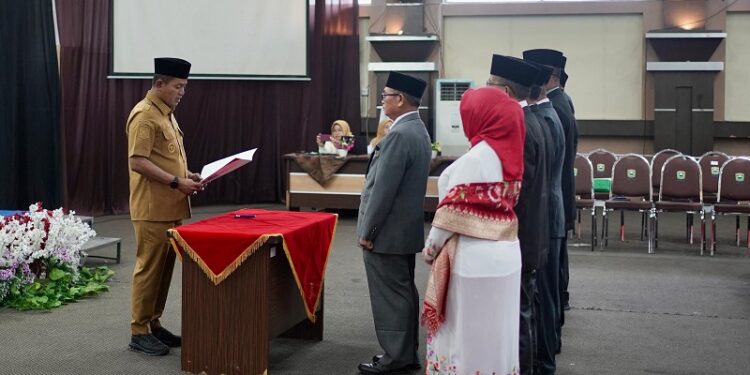 Bupati Lantik Dewan Pendidikan Kabupaten Solok Periode 2025–2030