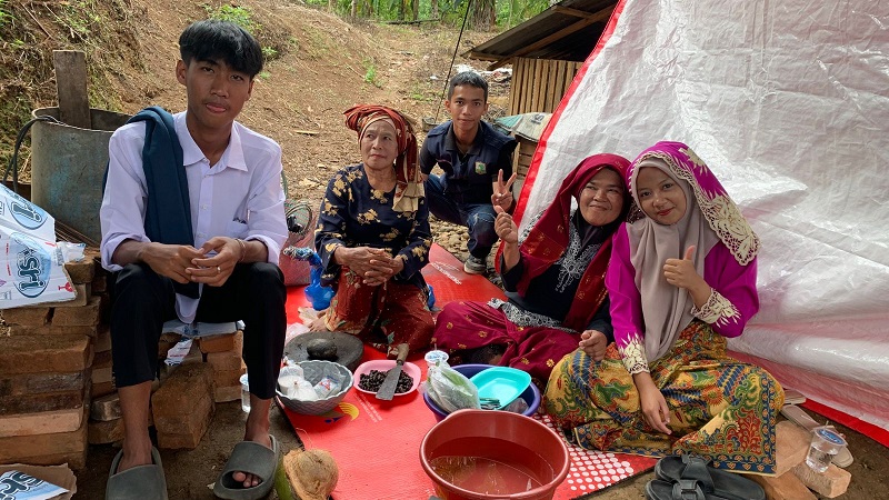 Lomba memasak gulei lingkitang dan samba korambie khas Nagari Kajai (Foto: Ist)