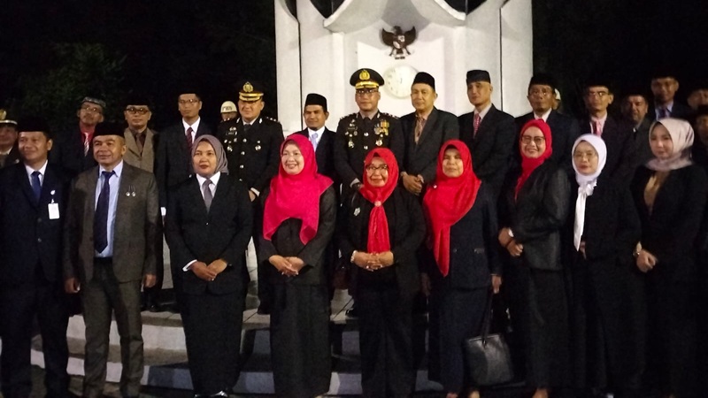 Pemkab Solok gelar Apel Kehormatan dan Renungan Suci di Taman Makam Pahlawan (TMP) Kayu Aro (Foto: Ist)