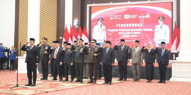 54 Anggota Paskibraka Bukittinggi Resmi Dikukuhkan Jelang HUT RI ke-80