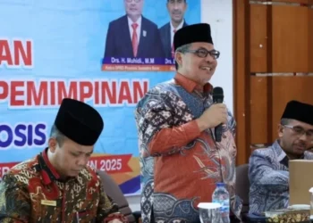 Jadi Narasumber di Bimtek LDK Pengurus OSIS SMK se-Sumbar, Muhidi Tekankan Pentingnya Integritas