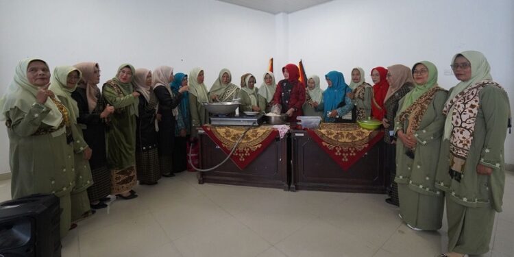 Workshop Kuliner Tradisional Minangkabau: Disdikbud dan Bundo Kanduang Tanamkan Cinta Budaya pada Generasi Muda
