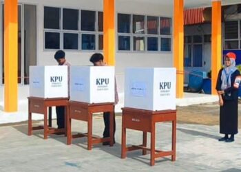 Edukasi Demokrasi Sejak Dini, SMKN 1 Padang Panjang Gelar Pemilu OSIS dengan Pengawasan Bawaslu