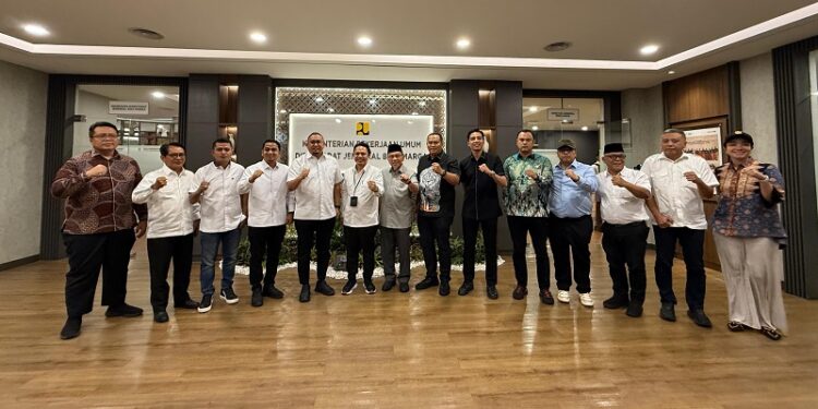 Bupati Solok Hadiri Rakor Inpres Jalan Daerah, Dua Paket Pembangunan Siap Direalisasikan