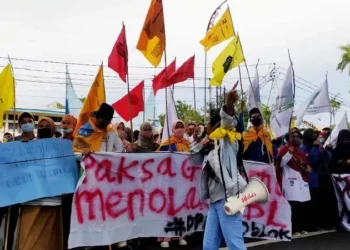 Massa Pendemo Padati DPRD Sumbar, Desak Hentikan Represi Aparat dan Sahkan UU Perampasan Aset