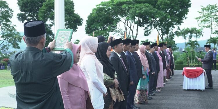 Pemko Bukittinggi Lantik 24 Pejabat Eselon III dan IV, Mutasi Berdasarkan Evaluasi Kinerja