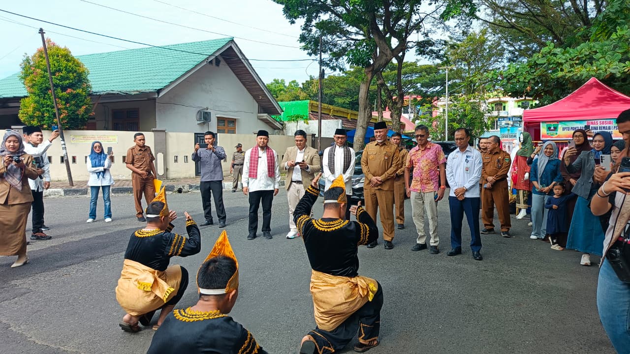 Festival literasi daerah Sumbar 2025.[foto : ist]