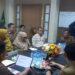 Rapat yang dipimpin Asisten Pemerintahan dan Kesra Setdaprov Sumbar, Ahmad Zakri, di ruang kerjanya, Selasa (16/9).[foto : ist]