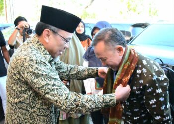 Wakil Walikota Padang Maigus Nasir sambut kedatangan Tim Verifikasi KKS Pusat Rusdy Tahir, Kamis (18/9). (Foto : Ist)