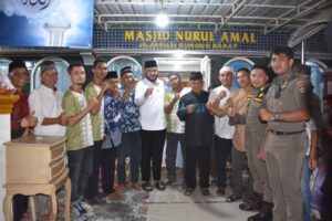 Walikota Padang Fadly Amran hadiri maulid nabi Muhammad Saw di bungkus teluk Kabung, Rabu (17/9)