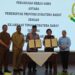 Penandatanganan Memorandum of Understanding (MoU) oleh Gubernur Sumbar Mahyeldi Ansharullah bersama Kepala Kejati Sumbar, Yuni Daru Winarsih, S.H., M.Hum, di Auditorium Gubernuran. [foto : ist]