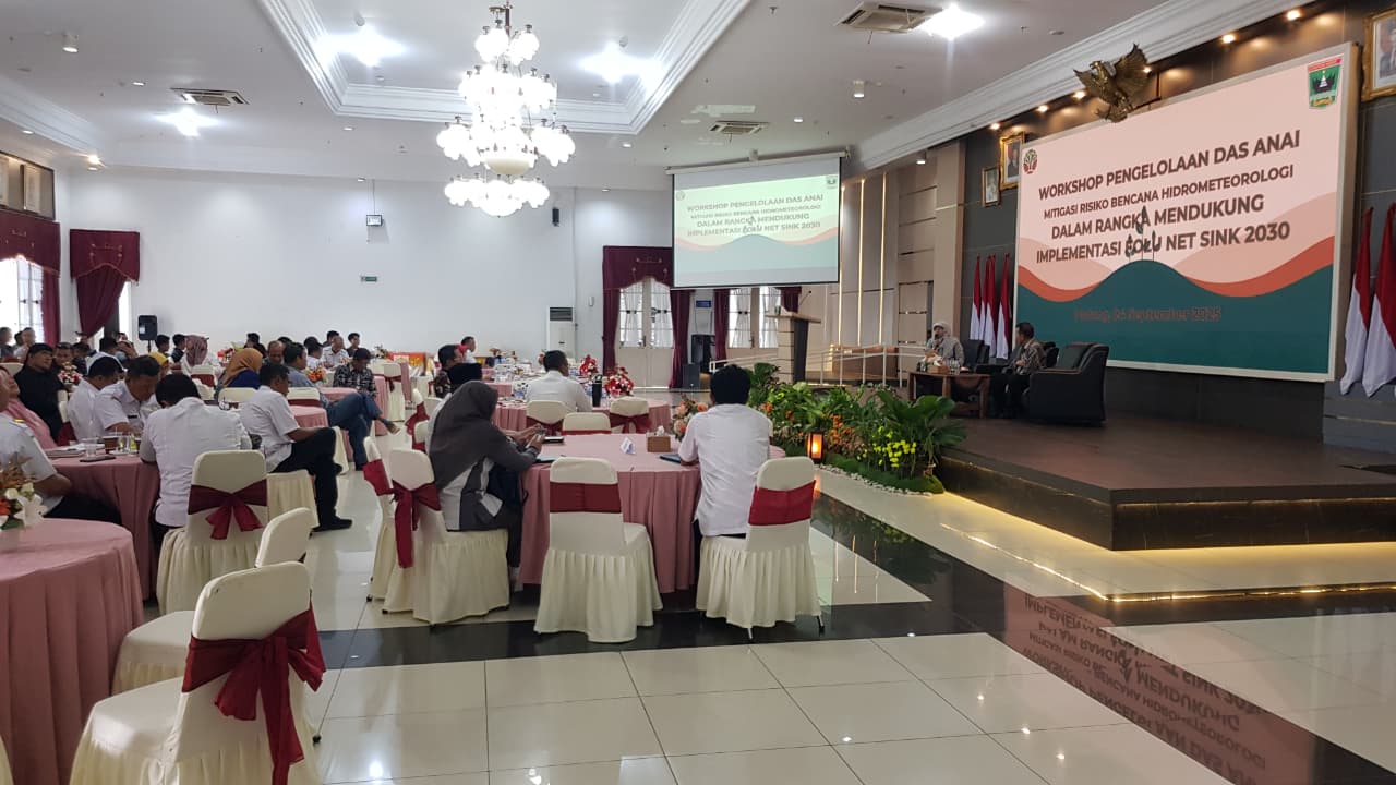 Workshop Pengelolaan Daerah Aliran Sungai (DAS) Anai sekaligus Pengukuhan Kelompok Kerja Mangrove Daerah (KKMD) Sumbar.[foto : ist]