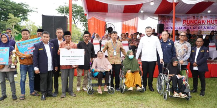 Walikota Padang Fadli Amran peringati HUT ke 65 Karang Taruna, Jumat (26/9). (Foto: Ist)
