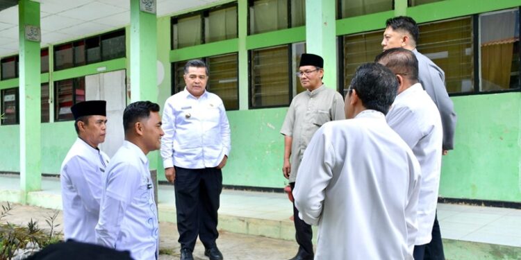 SMPN 2 Baso Hanya Miliki 18 Siswa, Bupati Agam: Ini Alarm Serius