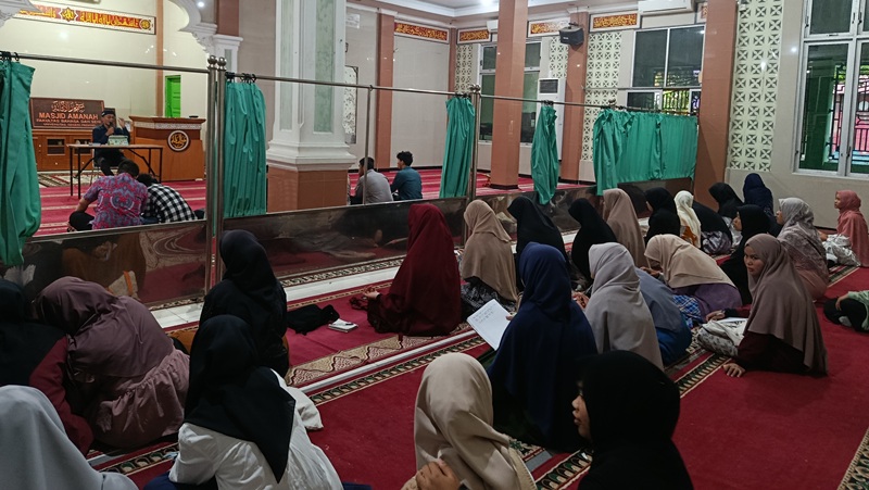 Mahasiswa FBS UNP ikuti kegiatan KISMIS Volume 3, Kamis (25/9) (Foto: Ist)