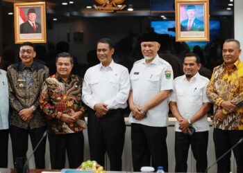 Mentan Serahkan Bantuan Bibit ke Sumbar, Kabupaten Solok Dapat 2.000 Hektar Kopi