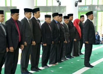 Selain Sekda, Bupati Lantik 12 Pejabat Eselon II Agam, Tegaskan Pentingnya Kinerja Nyata