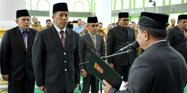 Bupati Agam Lantik Mhd Lutfi Jadi Sekda, Dorong Akselerasi Pembangunan Madani