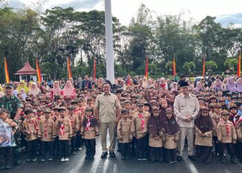 1.846 Siswa SD di Bukittinggi Terima Seragam dan Perlengkapan Sekolah Gratis